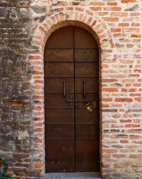 Porta Madeira Antiga Portão Pedra Itália — Fotografia de Stock