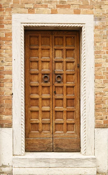 Porta Madeira Antiga Portão Pedra Itália — Fotografia de Stock