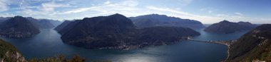Monte San Salvatore'den Lugano Gölü'nün panorama görünümü. Lugano, Ticino kanton, İsviçre