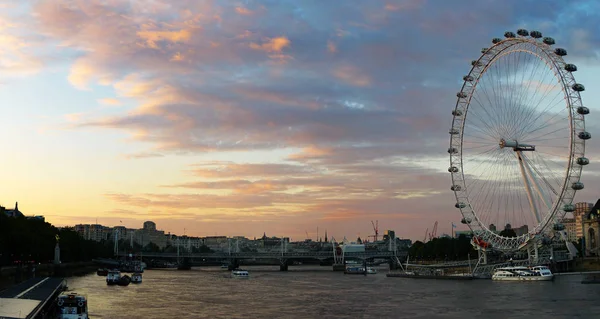 London England Juni 2014 Suggestives Stadtbild Von London Das Londonauge — Stockfoto