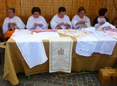 Bologna / İtalya - 4 Mayıs 2014 - Antik ortaçağ eserlerinin canlandırılması, 