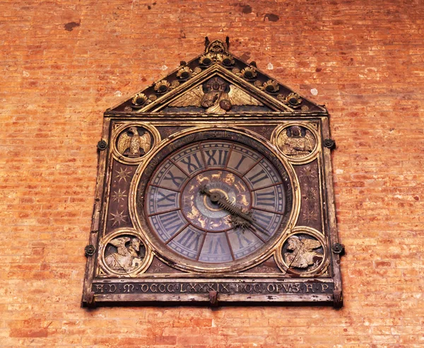 Bolonia Italia Septiembre 2019 Antiguo Reloj Del Palazzo Della Mercanzia —  Fotos de Stock