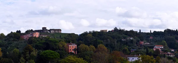 Panorama Wzgórz Sarzana Włochy Lewej Słynna Twierdza Sarzanello Wykonana Przez — Zdjęcie stockowe