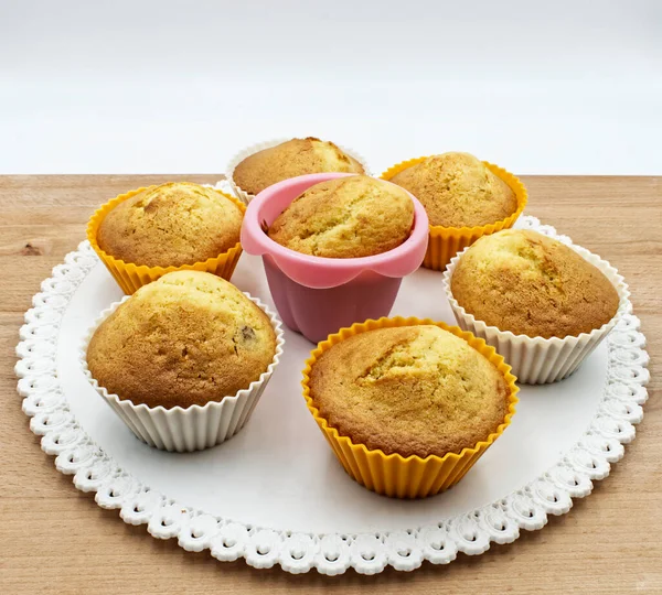 Muffins Deliciosos Recién Hechos Casa Mesa Madera —  Fotos de Stock