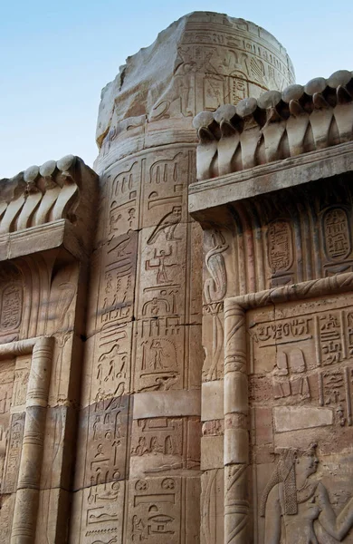 Columna Jeroglífico Dentro Antiguo Templo Egipcio Egipto — Foto de Stock