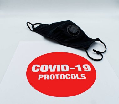 Covid-19 protokolleri. Beyaz arkaplanda izole edilmiş önleyici tedbirler kavramı.