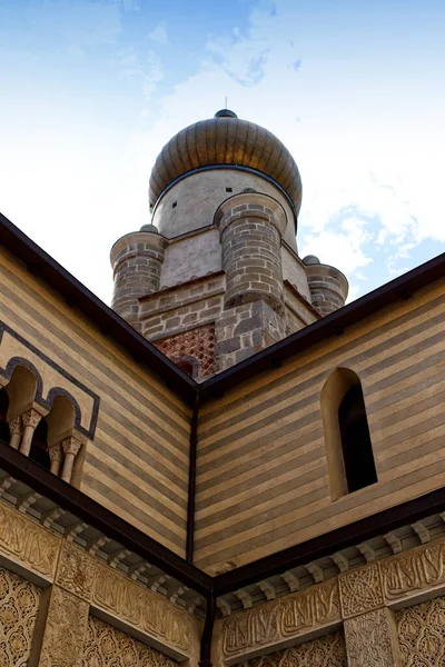 Rocchetta Mattei Altın Kubbe Grizzana Morandi Bologna Talya — Stok fotoğraf