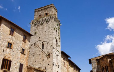 Ortaçağ 'ın San Gimignano kasabasındaki antik kule. Unesco mirası. Siena, Toskana, İtalya