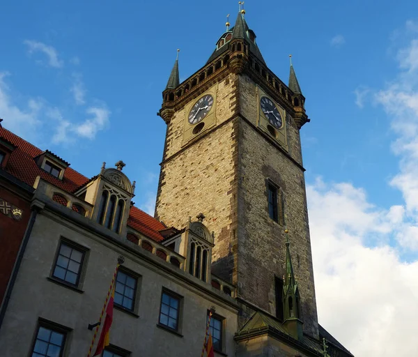 Der Uhrturm Der Tyn Kathedrale Prag Klare Sonnige Abendlandschaft — Stockfoto