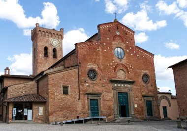 San Miniato / Pisa, Toskana, İtalya - 28 Ağustos 2020: Saint Francis katedrali (Duomo di San Francesco)