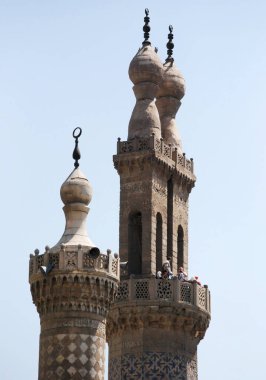 Kahire 'nin eski pazar alanındaki minareler. Mısır. Yakın plan.