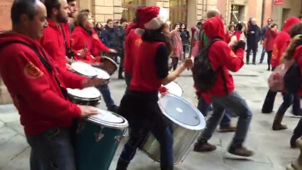 Davulcular Noel Tatilini Kutlamak Için Hafta Sonları Talya Nın Bologna — Stok video