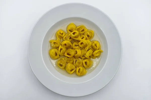 Tortellini Brodzie Tortellini Bulionie Tradycyjna Kuchnia Włoska Widok Góry — Zdjęcie stockowe