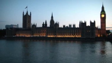 Parlamento Binası ve Büyük Ben gün batımında. Londra, İngiltere