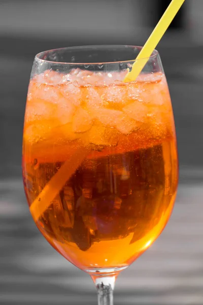 Cocktail All Arancia Bevanda Estiva Con Cubetti Ghiaccio — Foto Stock