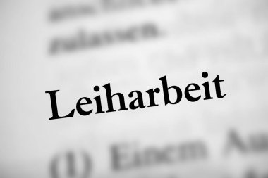 Geçici iş - Almanca metin kelimesi siyah beyaz