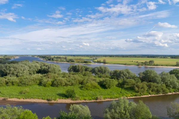 Almanya 'da Biyosfer rezervi nehir manzarası elpleri