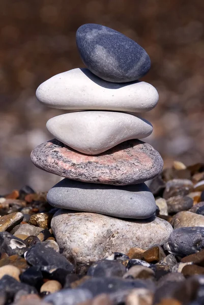 Ein Turm Aus Strandsteinen Meer — Stockfoto