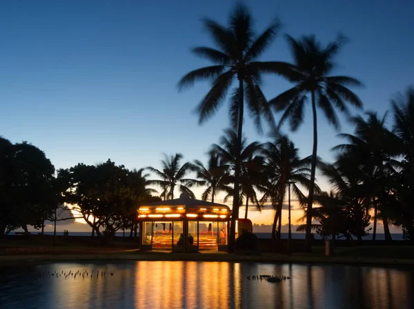 Carousel and fountain on Saint Denis seafront — Stock Photo, Image