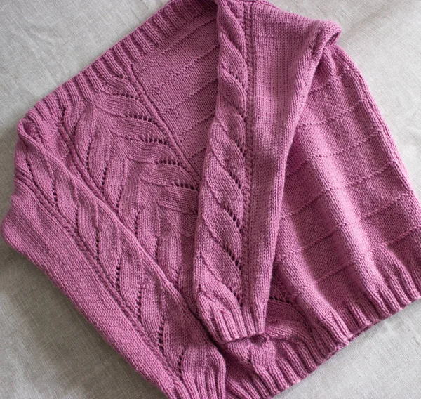 Dzianinowy Sweter Różowy Ręcznie — Zdjęcie stockowe