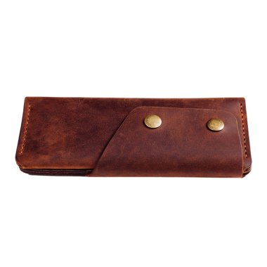 Beyaz arka planda deri aksesuarlar, cüzdanlar, 