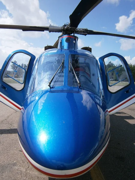 Agusta 109 Helikopter Parkolóban Blagoveshchensk Ignatievo Repülőtér — Stock Fotó