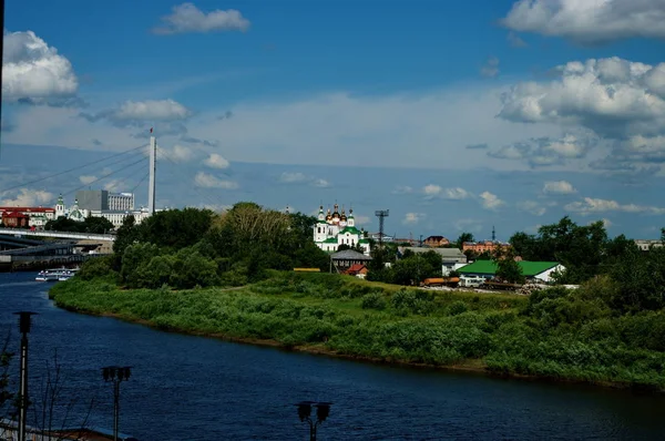 Walks Embankment Tura River Tyumen — Stock Photo, Image