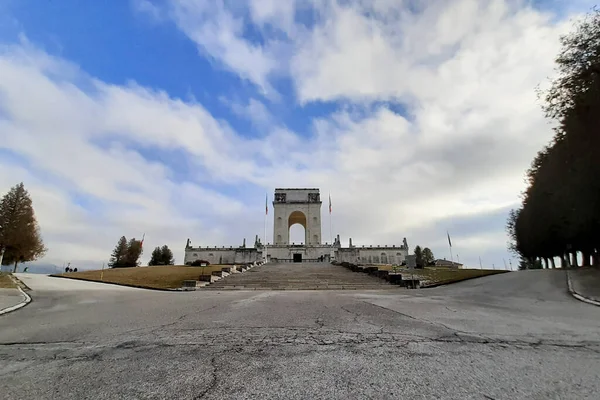 Военный Мемориал Азиаго Великий Исторический Памятник Один Главных Военных Оссуаров — стоковое фото