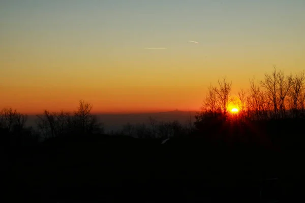 Hermosa Puesta Sol Desde Camino Que Conduce Monte Bollettone Lombardía — Foto de Stock