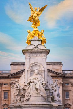 Victoria Memorial Buckingham Sarayı, Londra önünde Mall Road