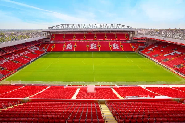 Liverpool, Büyük Britanya - 17 Mayıs 2018: Anfield Stadı, ev zemin 54,074 yapım o altıncı en büyük futbol stadyumu İngiltere'de oturma kapasitesi Liverpool FC