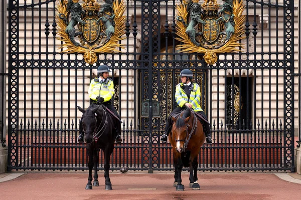 London Mai 2018 Unbekannter Polizist Während Wachablösung Buckingham Palace Einsatz — Stockfoto