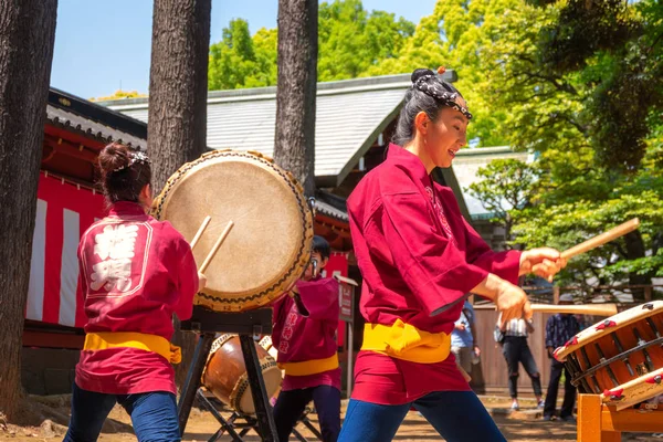 Tokyo Japan April 2018 Oidentifierad Grupp Kvinnor Utföra Japanska Taiko — Stockfoto