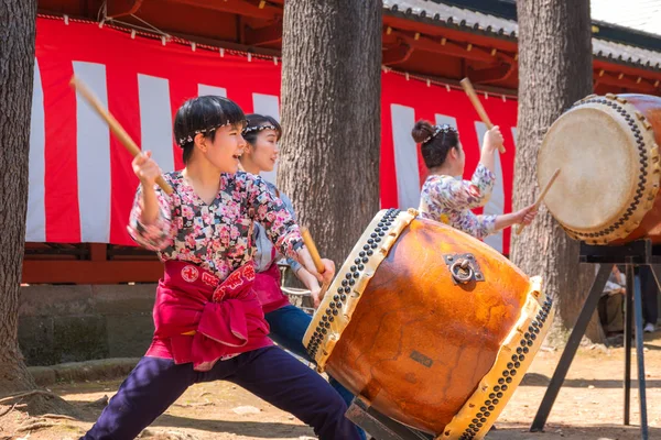 Tokyo Japonya Nisan 2018 Tanımlanamayan Grup Kadın Gerçekleştirmek Japon Taiko — Stok fotoğraf