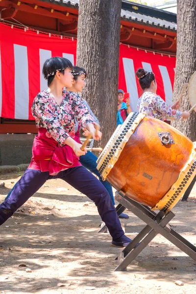 Tokyo Japan April 2018 Oidentifierad Grupp Kvinnor Utföra Japanska Taiko — Stockfoto