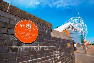Manchester, İngiltere - 19 Mayıs 2018: James W. Gibson, 1931-1951 Manchester United Başkanı memorial A plaket