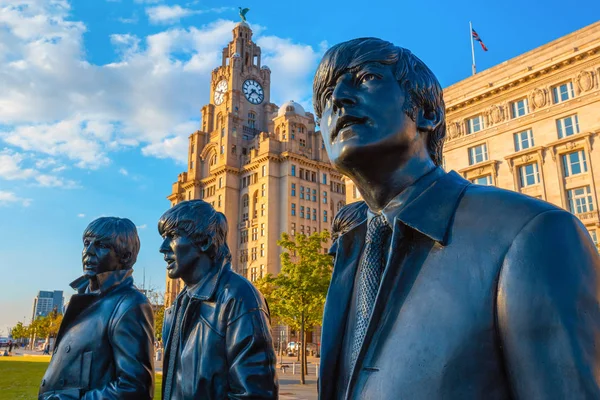 London Mai 2018 Bronzestatue Der Beatles Steht Molenkopf Ufer Des — Stockfoto