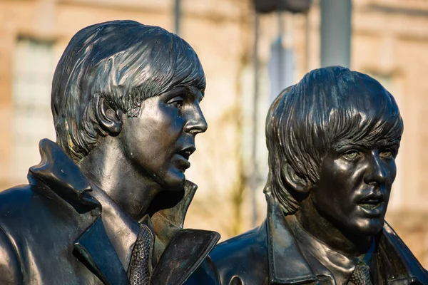 Liverpool Storbritannien Maj 2018 Brons Staty Beatles Står Piren Huvudet — Stockfoto