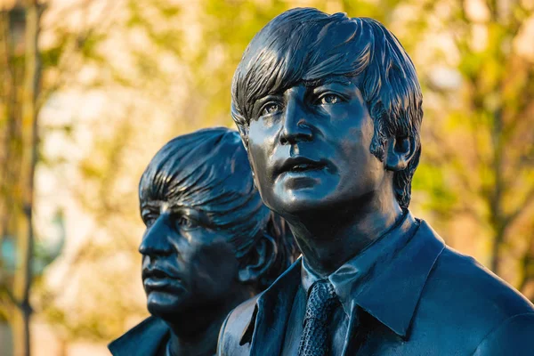 Liverpool May 2018 Bronze Statue Beatles Stands Pier Head Side — Stock Photo, Image