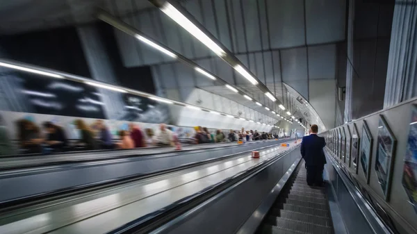 London Storbritannien Maj 2018 Oidentifierade Personer Resa Genom Tunnelbanan Nätverk — Stockfoto