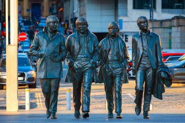 Liverpool Regno Unito Maggio 2018 Statua Bronzo Dei Beatles Pier — Foto Stock