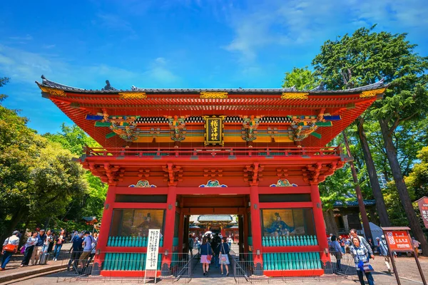 2018 根津神社を設立し 1705 都市の場所が最も古い礼拝の一つ 月上旬まで 月上旬から開催 つつじ祭りで有名です — ストック写真