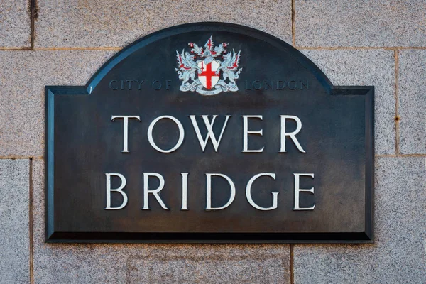 Signate Van Tower Bridge Kruist Rivier Theems Londen Verenigd Koninkrijk — Stockfoto