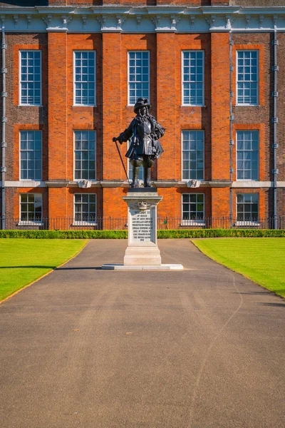 Estatua Del Rey Guillermo Lado Del Palacio Kensington Londres Reino — Foto de Stock