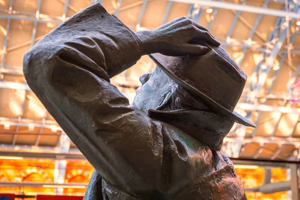 Londres Reino Unido Mayo 2018 Estatua Betjeman Sir John Betjeman —  Fotos de Stock