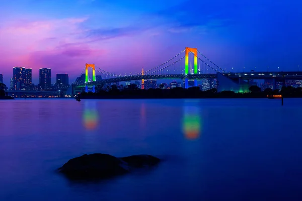 Coloridas Iluminaciones Rainbow Bridge Desde Odaiba Tokio Japón — Foto de Stock