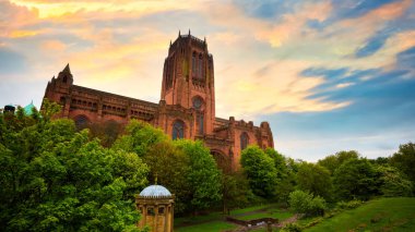 Liverpool Katedrali veya Liverpool, İngiltere'de yükseldi Mesih'in katedral kilise