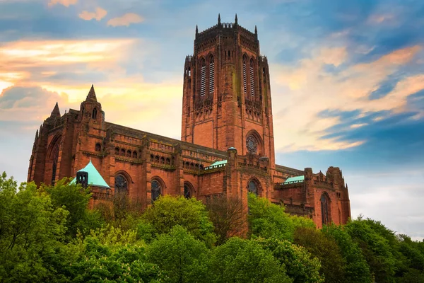 Liverpool Katedrali veya Liverpool, İngiltere'de yükseldi Mesih'in katedral kilise
