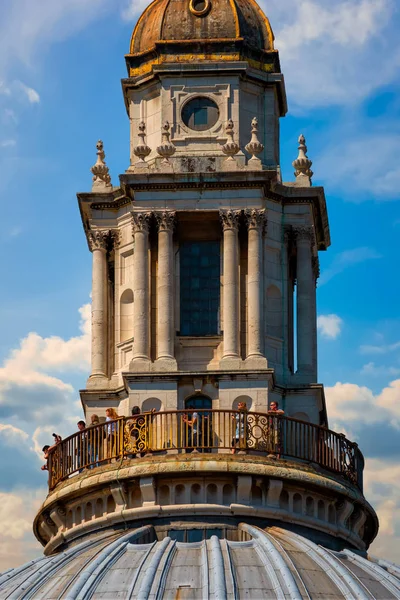 2018年5月15日 圣保罗大教堂成立于 604年 目前的大教堂可追溯到17世纪后期 由克里斯托弗 雷恩爵士以英国巴洛克风格设计 免版税图库照片