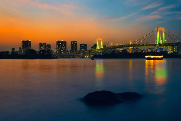 Барвисті Ілюмінація Мосту Веселки Odaiba Токіо Японія — стокове фото